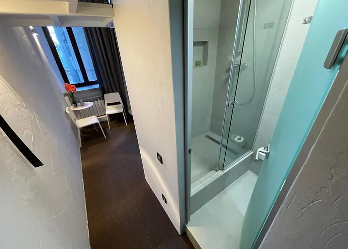 Lift Hotel Boutique - Derybasivska
