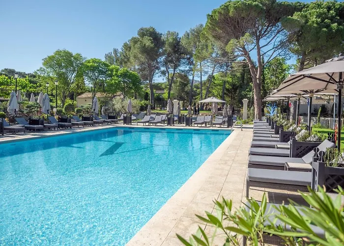 Le Vallon De Valrugues Hotel Spa & Villas