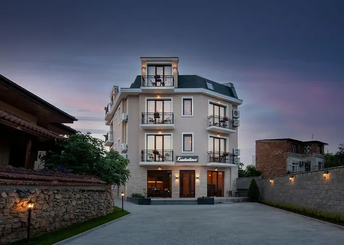 Family Hotel Konstantinovi