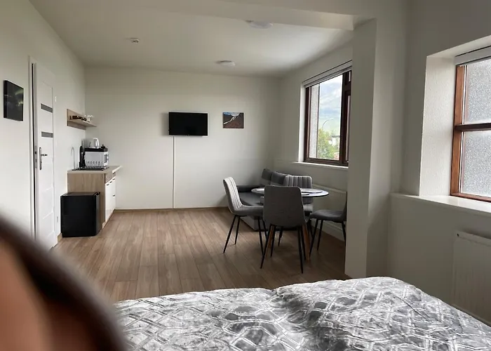 Helgrindur Guesthouse