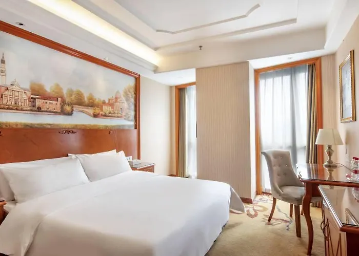 Vienna International Hotel Foshan Qiandeng Lake