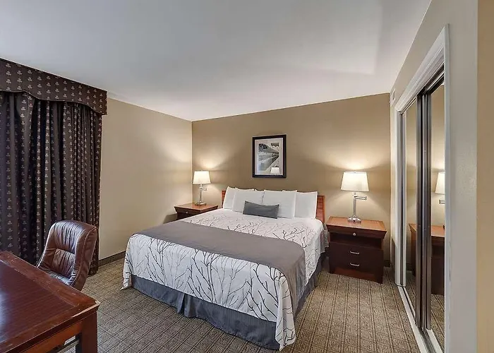 Eastland Suites Hotel & Confer