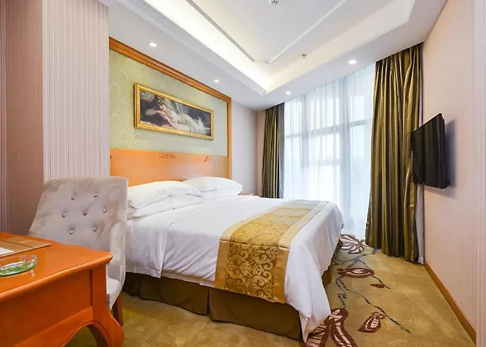 Vienna Hotel Nanjing Pukou Middle Puzhu Road