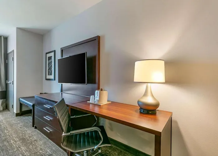 Comfort Suites North Tupelo