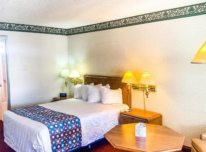 Econo Lodge Inn & Suites Winnemucca