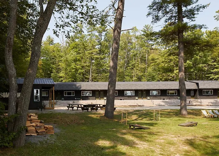 Somewhere Inn Calabogie Boutique Hotel