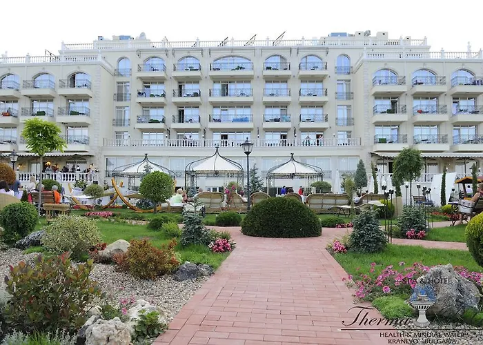 Therma Palace - Balneo Spa, Free Parking & Beach