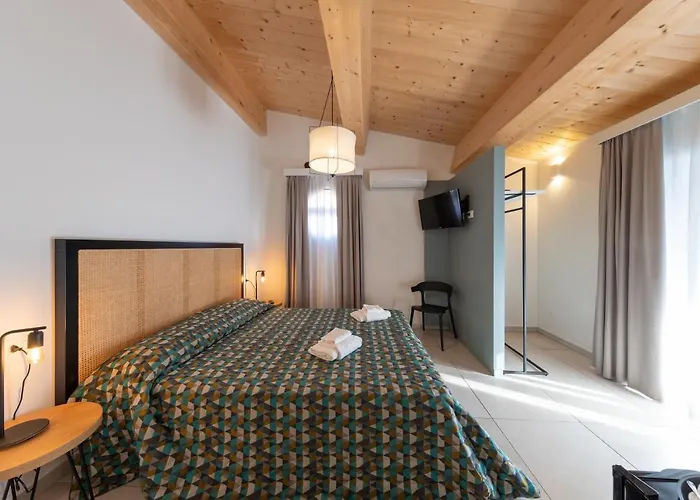 Via Siena 4 - Suites & Rooms