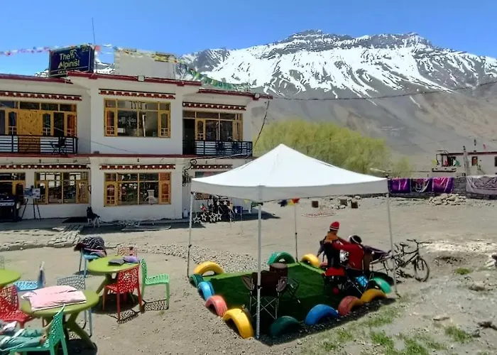 The Alpinist Cafe And Retreat