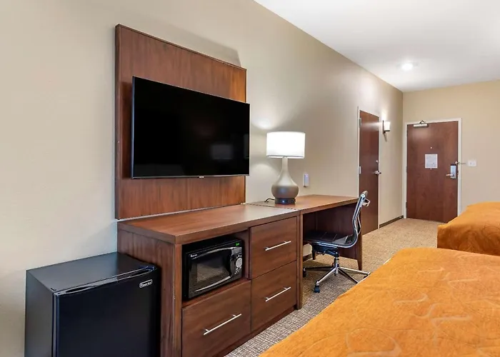 Comfort Suites Newnan