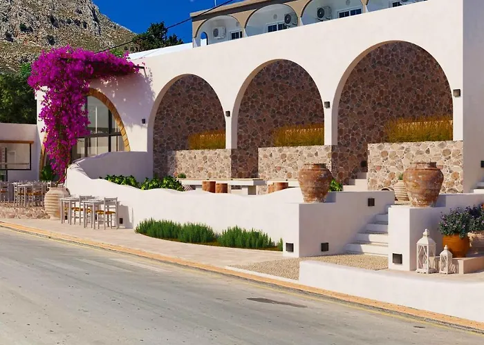 Delfini Beach Hotel&Suites