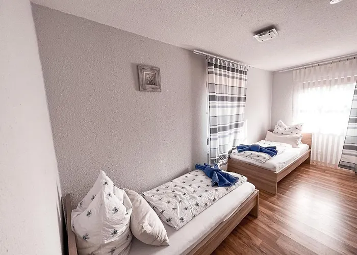 Landhotel "Schwarzach Am Main"