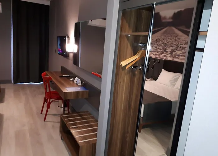 Ramira City Hotel - Adult Only