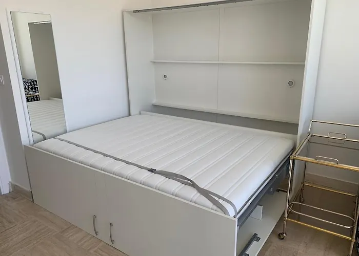 Studio With Private Parking