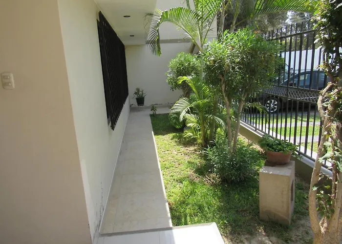 Del Valle House II