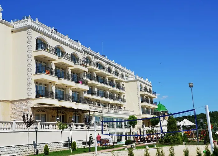 Therma Palace - Balneo Spa, Free Parking & Beach