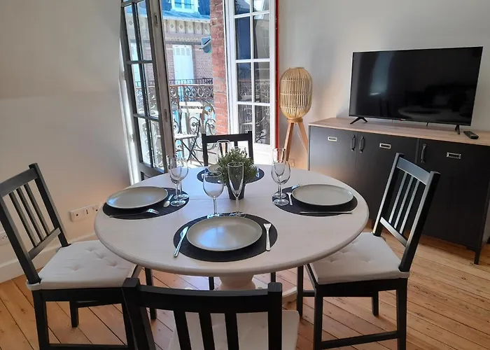 Charmante Villa plein SUD 50m de la plage - Balcon vue latérale sur Mer - équipée de la Fibre, Wifi, internet