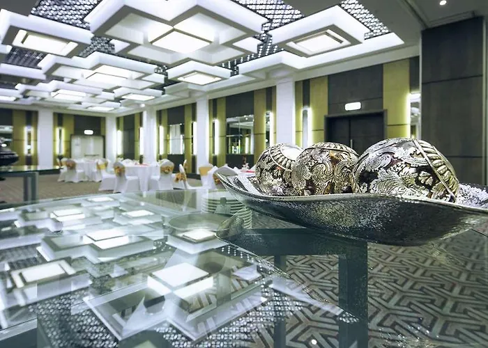 Top Ayla Bawadi Hotel & Mall Al Ain