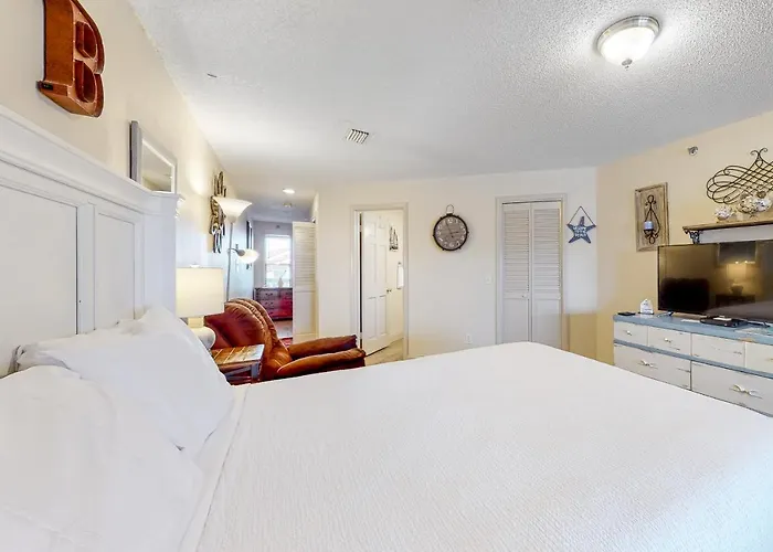 The Inn At St. Thomas Square # 1205B
