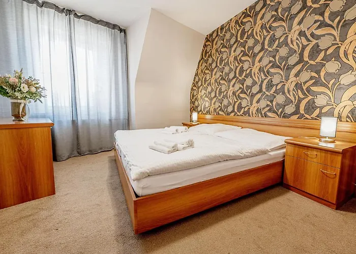 City Hotel