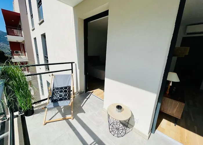 Ajaccio T2 grand standing neuf - centre ville et plages - 4 personnes - parking privé
