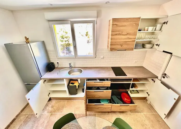 Studio With Garden - Pauseto West 4 - 2 Min From Beach