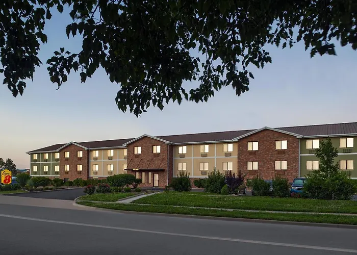 Super 8 By Wyndham Lenexa Overland Park Area/Mall Area