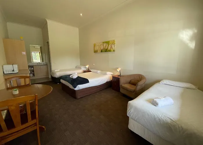 Falcon Hotel Motel