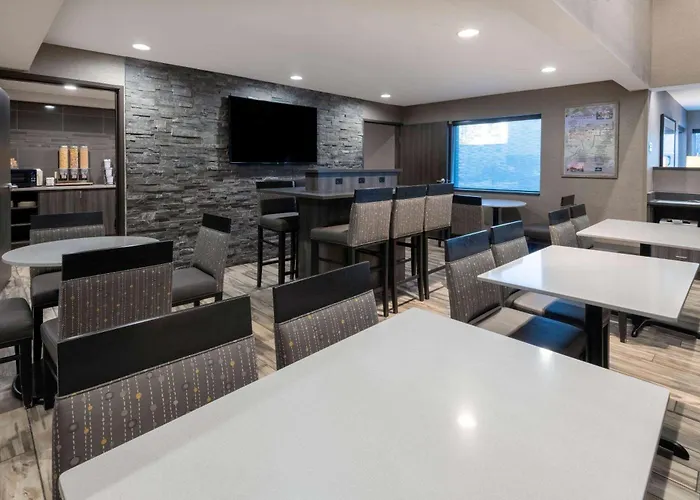 La Quinta By Wyndham Anchorage Airport