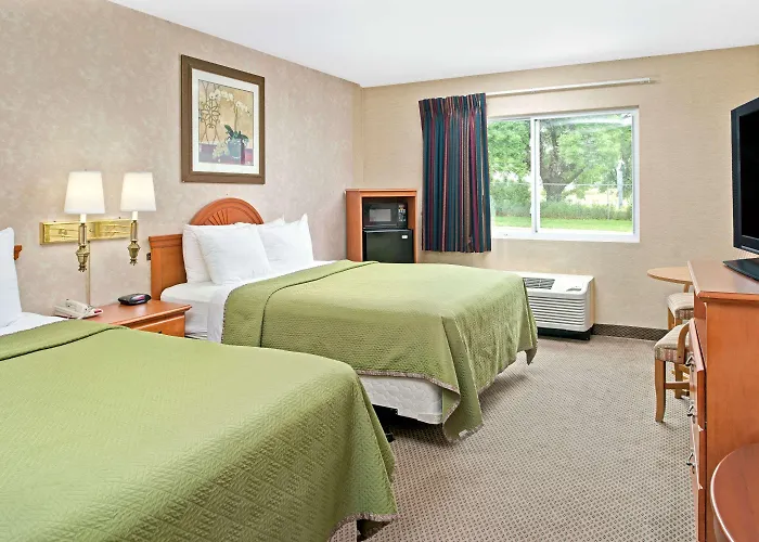 Travelodge By Wyndham Lincoln Airport I-80