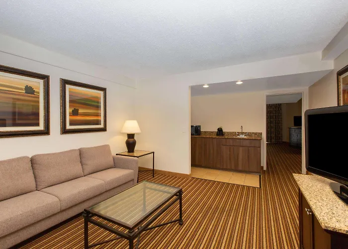 Aksarben Suites Trademark Collection By Wyndham