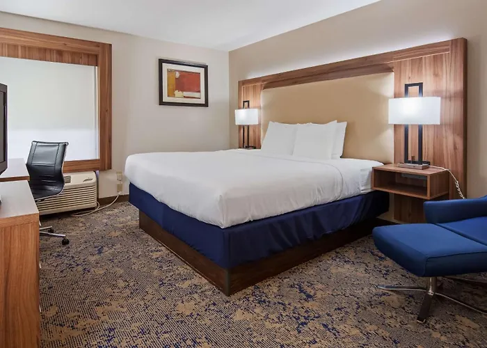 Best Western Plus Kansas City Airport - Kci East