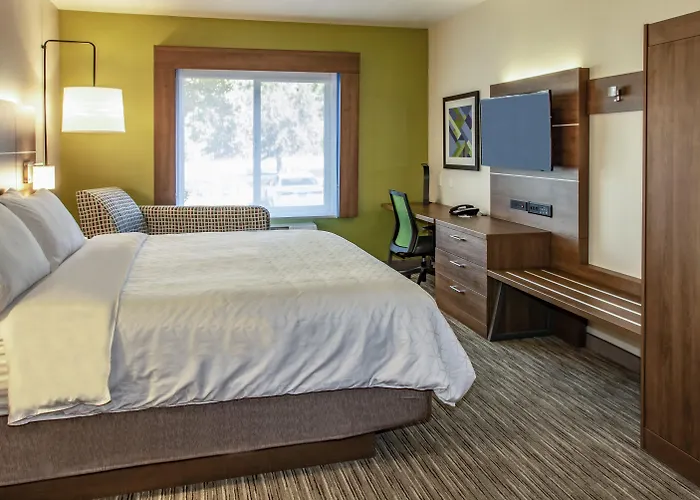 Holiday Inn Express Hotel & Suites Roseville - Galleria Area By Ihg