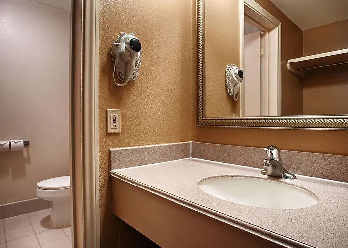 Best Western Valencia Inn