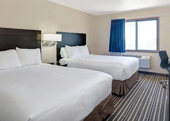 Super 8 By Wyndham Omaha I-80 West