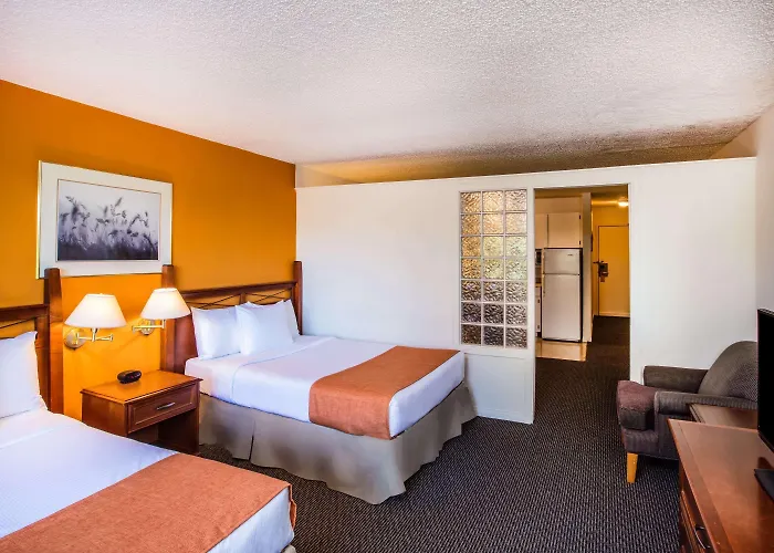 Howard Johnson Hotel By Wyndham Victoria