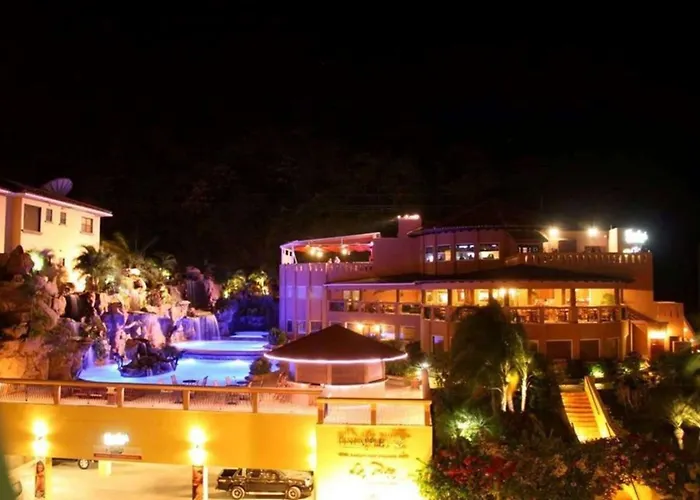 Clarion Suites Roatan At Pineapple Villas