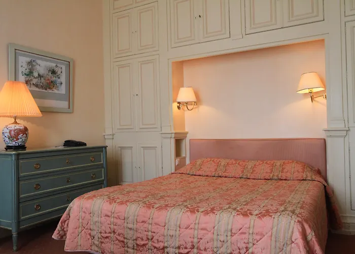 Hotel The Originals Chateau De Perigny