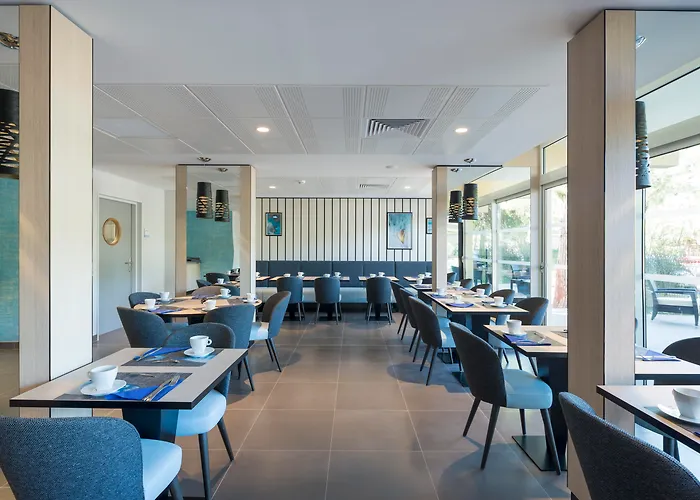 Logis Hotel Les Pins - Operalia