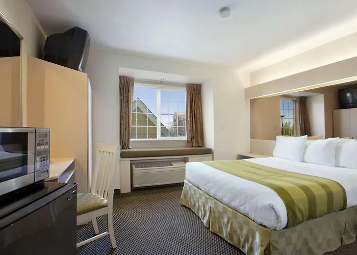 Microtel Inn & Suites Lodi