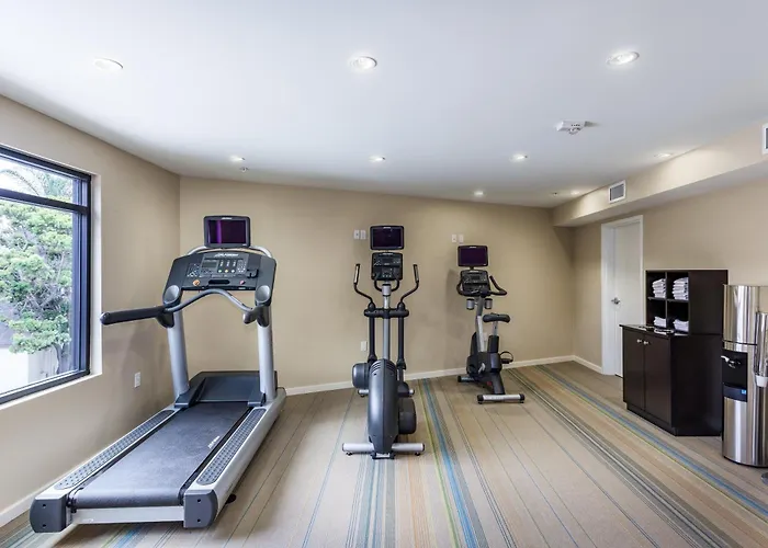 Holiday Inn Express And Suites La Jolla - Windansea Beach, And Ihg Hotel