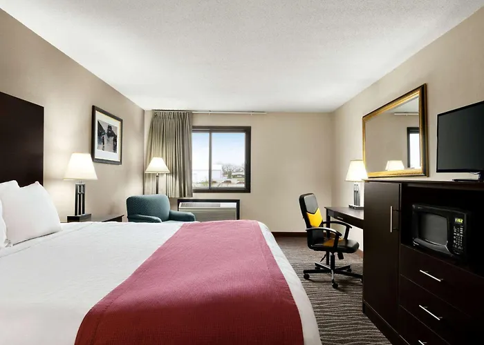Baymont By Wyndham Sioux Falls North,I-29,Russell St, Airport