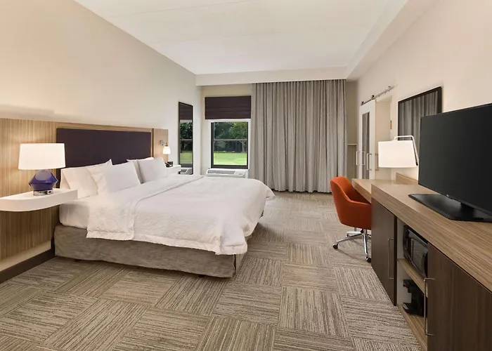 Hampton Inn Lagrange near Callaway Gardens