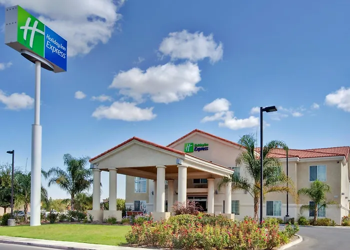 Holiday Inn Express Delano Highway 99 By Ihg