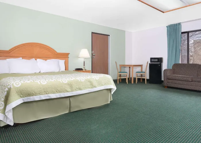 Days Inn By Wyndham St Cloud