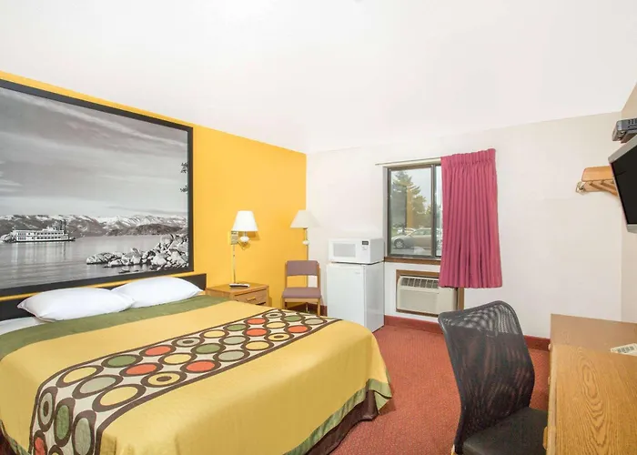 Super 8 By Wyndham Elko