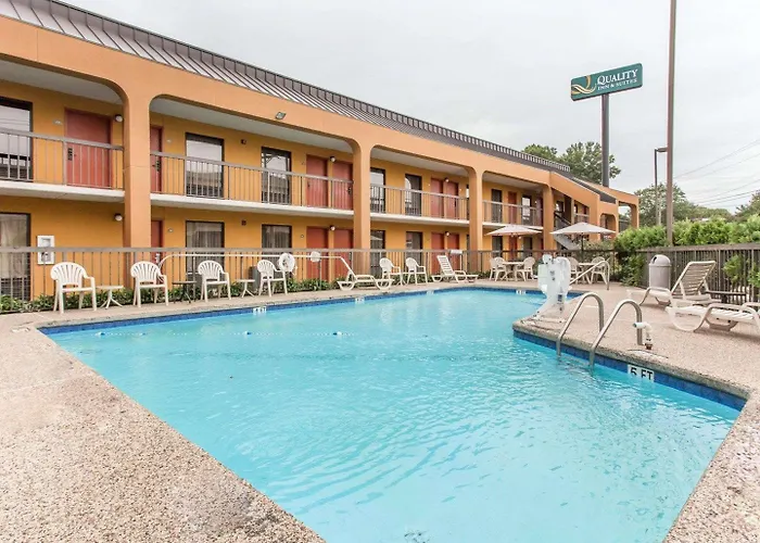 Clarion Pointe Statesville