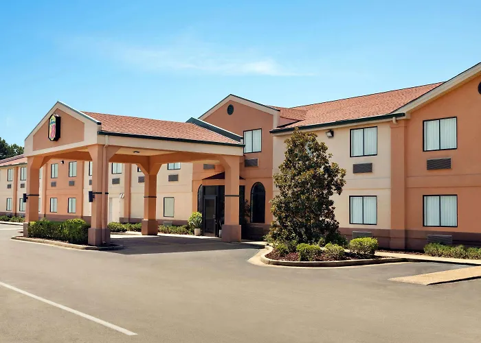 Super 8 By Wyndham Clinton