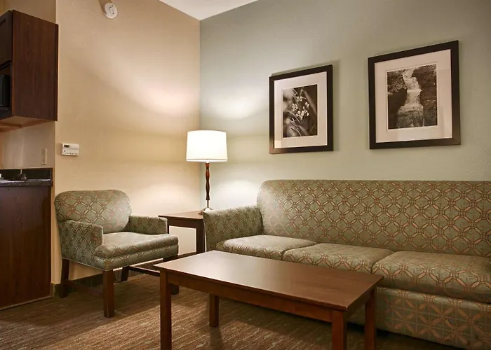 Best Western Plus Texarkana Inn And Suites