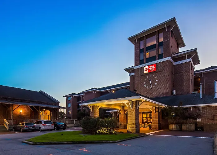 Best Western Plus Coastline Inn